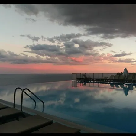Daire Terrasse Vue Mer, Piscine, Parking *